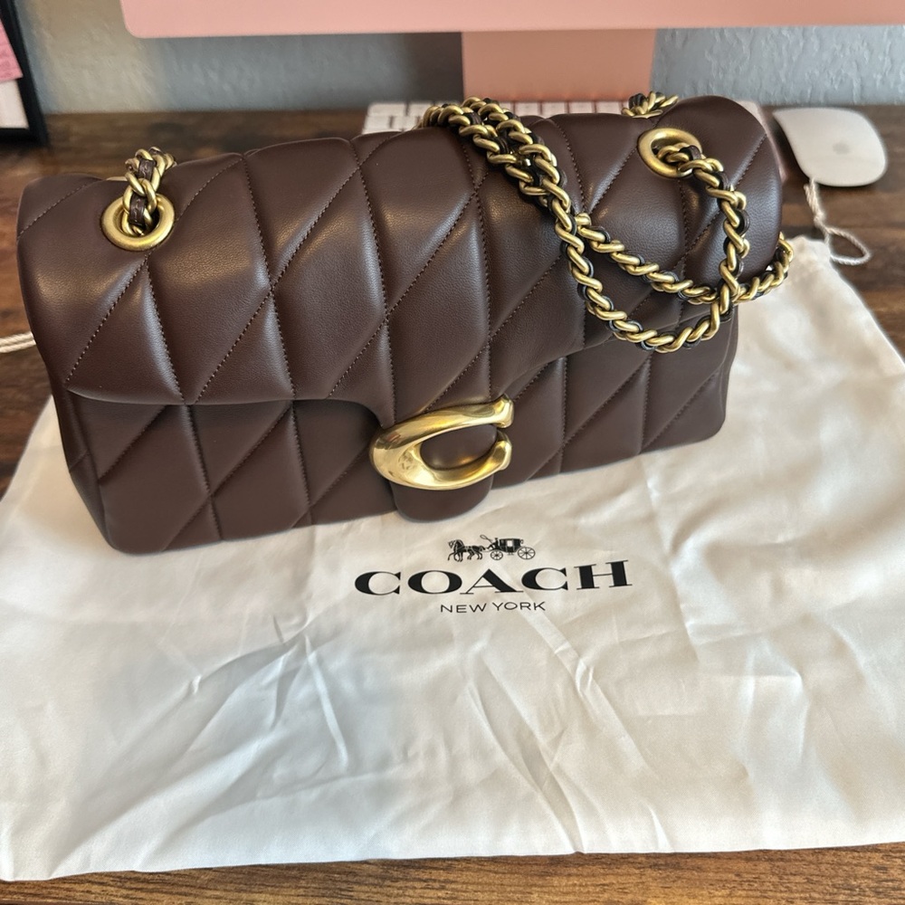 Coach Quilted tabby 26 in maple. Only worn a few times. Flaws pictured